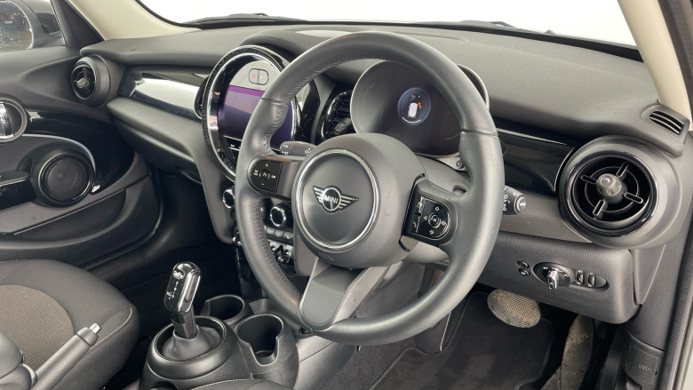 MINI Hatchback 1.5 Cooper Classic Premium 5dr Auto Petrol Hatchback